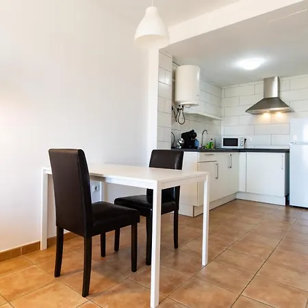 Uptown Urban Apartments (Adults Only)-3